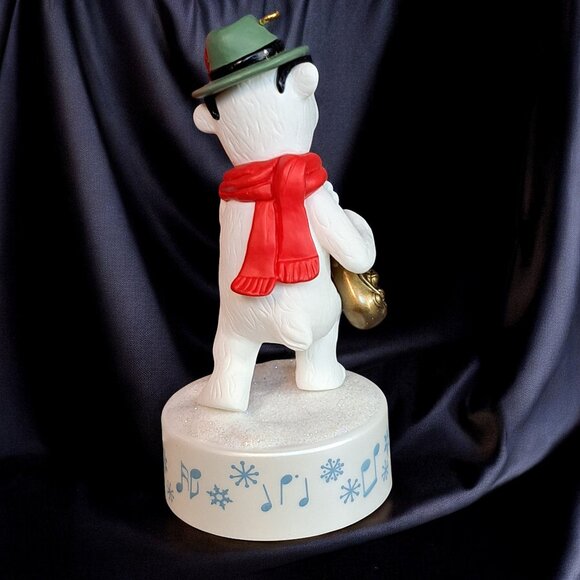 Hallmark Ornament 2021 - Musical Stylin' Saxophone Bear - Picture 6 of 9
